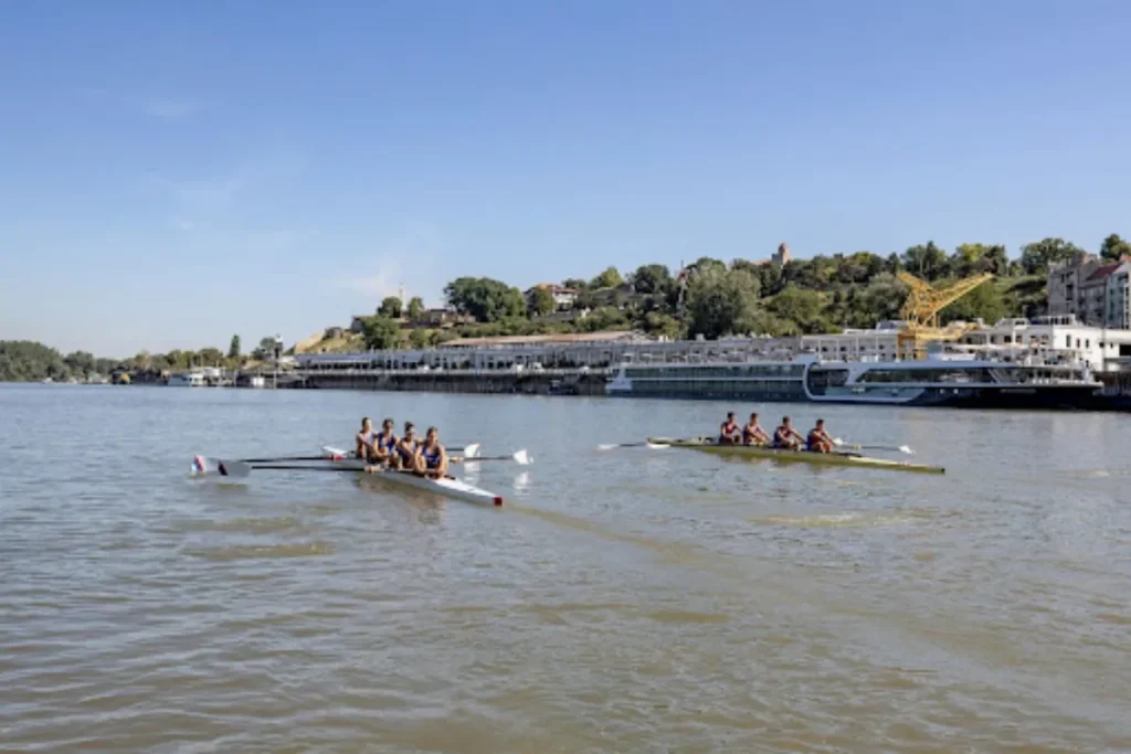Pourquoi, en aviron, les premiers mètres de la course sont souvent sous-estimés même par les spectateurs attentifs